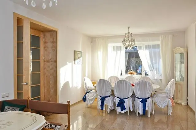 Irena Family House Affittacamere